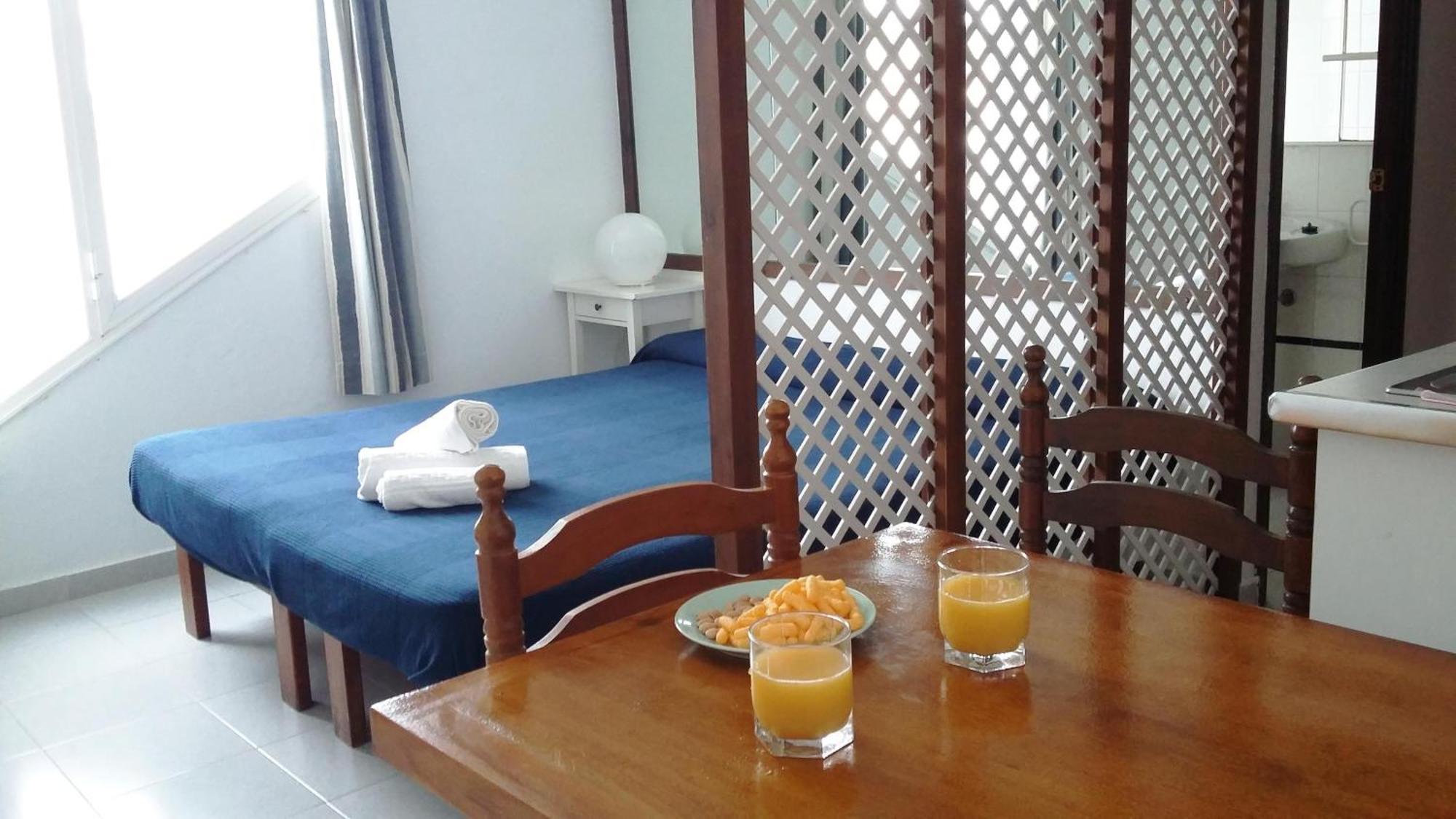 Estel Blanc Apartments - Adults Only Cala'N Blanes  Екстер'єр фото
